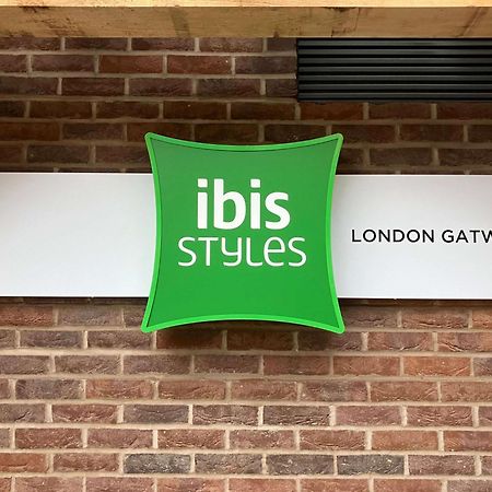 Ibis Styles London Gatwick Airport Hotel Crawley  Esterno foto